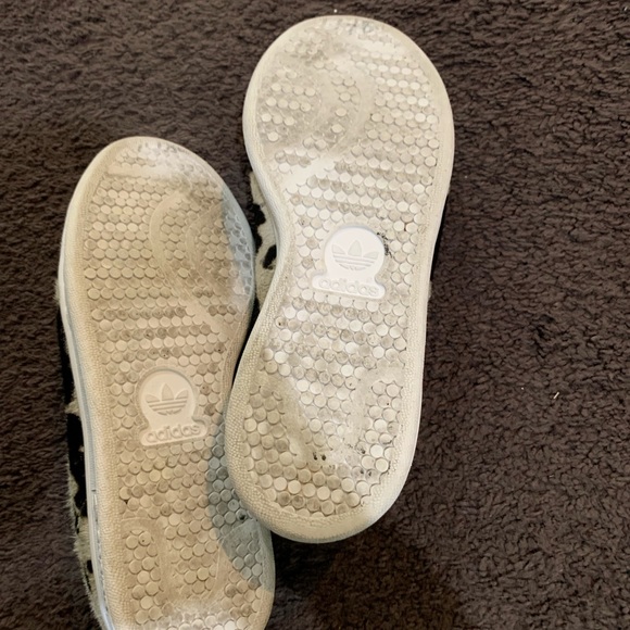 Adidas: Stan Smith 'Fuzzy Cow Print' 🐄 Pony Hair - Picture 5 of 8